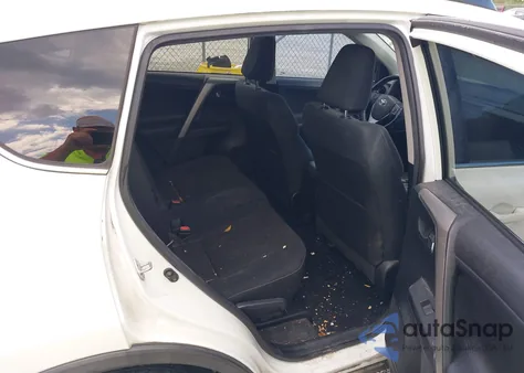 2016 Toyota Rav4 Xle z USA, uszkodzony, nr VIN 2T3WFREV3GW302020